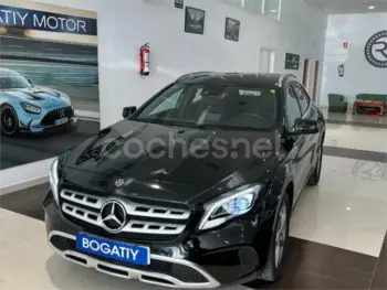 Mercedes benz clase gla 180 8